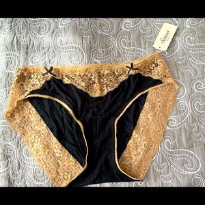 SOMA Embraceable Hipster Pantie M